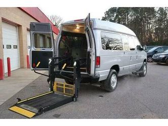 2014 ford e-250 (wheel chair accessible)