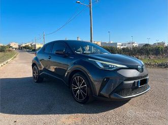 toyota chr lounge