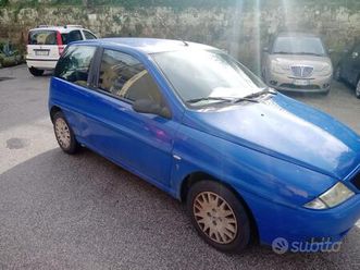 lancia y 10 1.1 elefantino blu