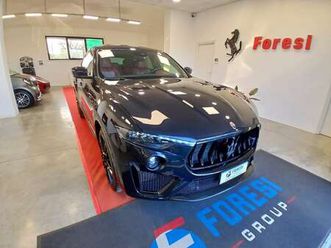 levante 3.8 v8 trofeo 580cv auto