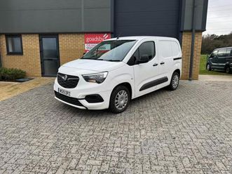 2019 vauxhall combo 2000 1.5 turbo d 130ps h1 sportive van panel van diesel manual