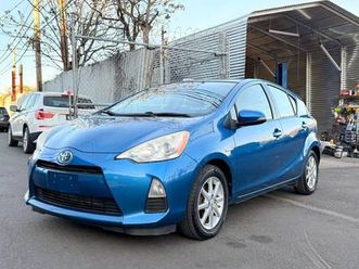 2013 toyota prius c hybrid three 1 owner 28 records
