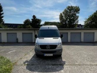 mercedes-benz sprinter campervan renntransporter