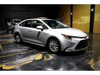 2022 toyota corolla le sedan — perfect city commuter, low km