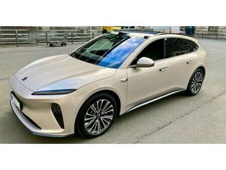 wunderschöner nio et5 touring mit 75kwh baas wechselakku