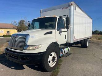 2017 international 4300 24’ box truck **cummins, non-cdl**