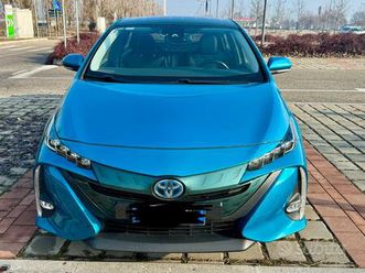 toyota prius plug in