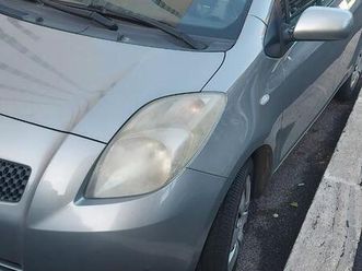 toyota yaris 1.000 benzina per neopatentati