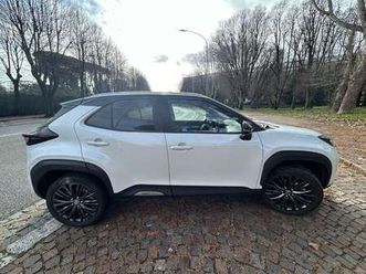 yaris cross 1.5h adventure awd-i 116cv e-cvt