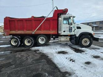 2006 mack cv713 granite tri axle dump truck