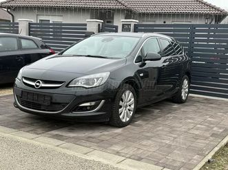 opel astra j sports tourer 2.0 cdti cosmo szervizkönyv//tolatókamera//holttérfigyelő