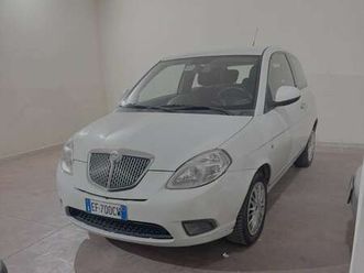 ypsilon 1.2 8v diva 69cv *leggi*