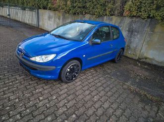 peugeot zum verkauf steht ein peugeot 206 aus dem ...