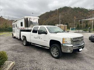 silverado 2500 hd + trailer exiss sooner living q