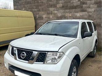 nissan pathfinder 4x4 ◊ 7 places ◊ pneus neufs - reprise possible