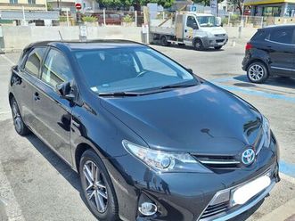 toyota auris hybride 136ch