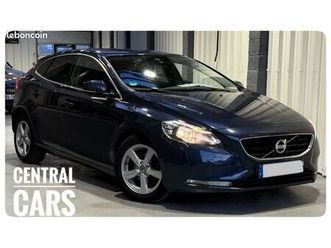 volvo v40 1.6d 115ch/gps/carnet entretien complet/kit distribution neuf