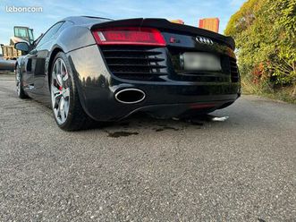 audi r8 v8