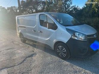 vends opel vivaro ou échange