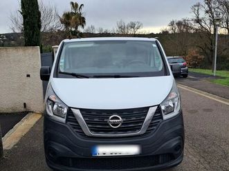vend fourgon nissan nv300