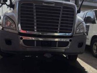 ? 2013 freightliner cascadia – dd15 – clean title