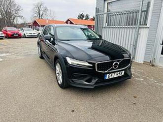 volvo v60 cross country b4 197hk awd automat / pilot / navi / drag / värmare