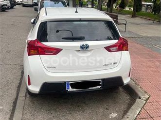 toyota auris hybrid advance