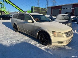 awd 3,5 * nahkapenkit / kattoikkunat / penkinlämmittimet / sähköpenkit / peruutuskamera *