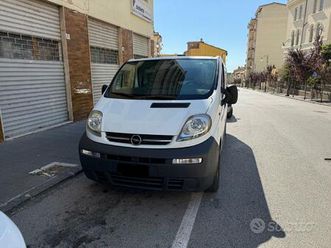opel vivaro 27 2.5 cdti pc-tn combi semivetrato te