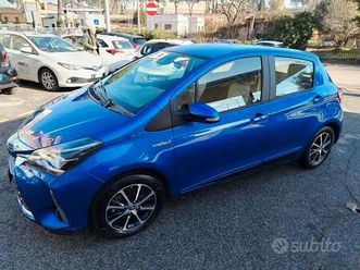 toyota yaris 1.5 hybrid 5 porte cool