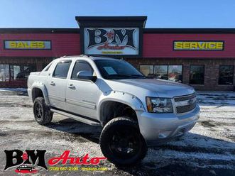2013 chevrolet avalanche lt black diamond 4wd - 76k miles! 6 lift!