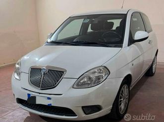 lancia ypsilon 1.2 benzina