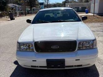 2010 ford crown victoria (police interceptor)