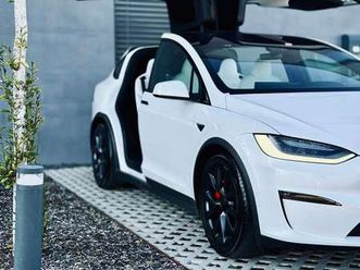 tesla model x plaid - joke - weiss/weiss 8-fach