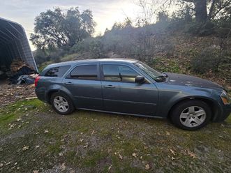 2005 dodge magnum sxt