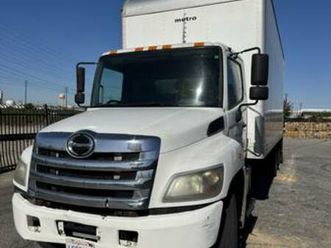 2015 hino 268 box truck – runs strong