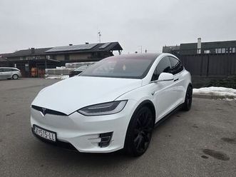 tesla model x 90 d, 2017 god.