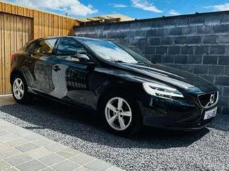 ② volvo v40 2.0 d2 eco kinetic led navi bt pdc euro6d facelift — volvo — 2ememain