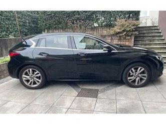 q30 1.5d premium 109cv dct