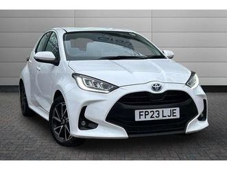 toyota yaris design hatchback's 1.5 vvt-h design e-cvt euro 6 (start/stop) 5dr