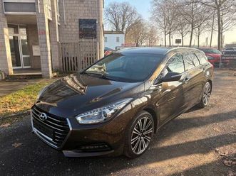 hyundai i40 cw blue premium/ automatik/ navi/leder/eu6