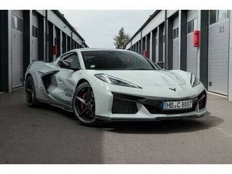 chevrolet corvette c8 e-ray coupe