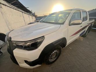 used toyota hilux 2.0 double cab 4x2 m/t 2014