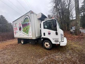 2013 isuzu npr diesel box truck