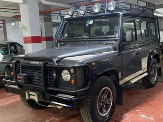 land rover defender ld - tomb raider