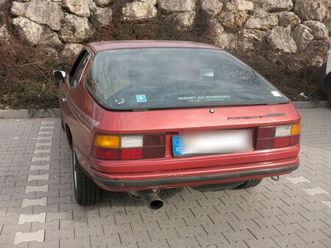 oldtimer porsche 924, einer der ersten der serie
