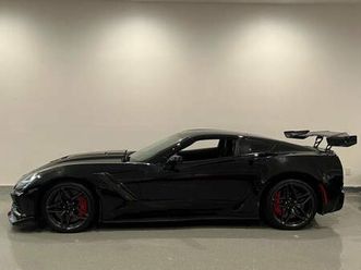 2019 corvette zr1. black. 11k miles. 3zr/ztk track pkg
