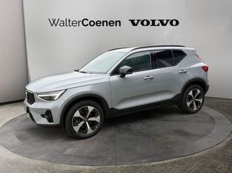 volvo xc40 b3 b dkg plus dark 360° 19