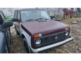 lada niva (2x)