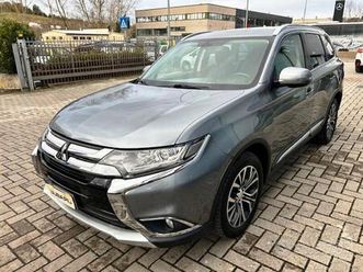 mitsubishi outlander 2.2 di-d 4wd instyle 7p.